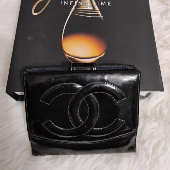 Chanel Black Patent Leather Wallet (Bi-Fold) CC Logo - Picture 1 of 9